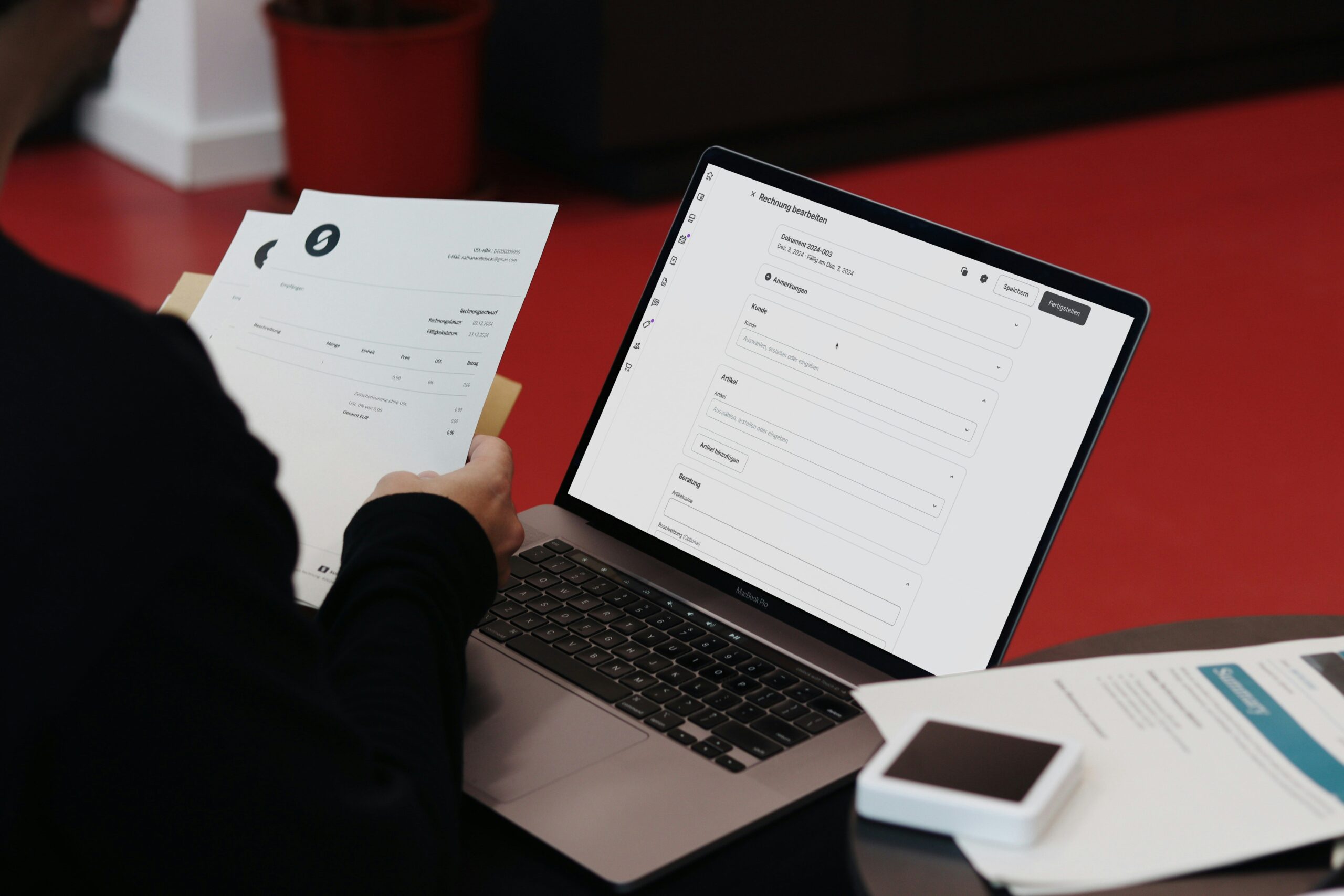 Comparison of free vs premium day organizer tools